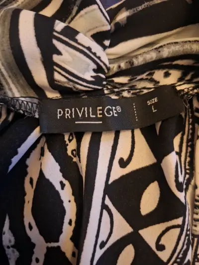 Blusa sin mangas estampada Privilege talla L - miniatura 2