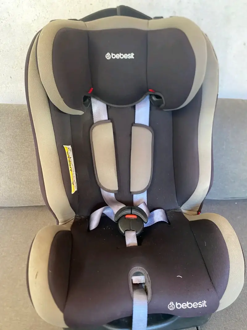 Silla de Auto Bebesit Negra y Gris - 3