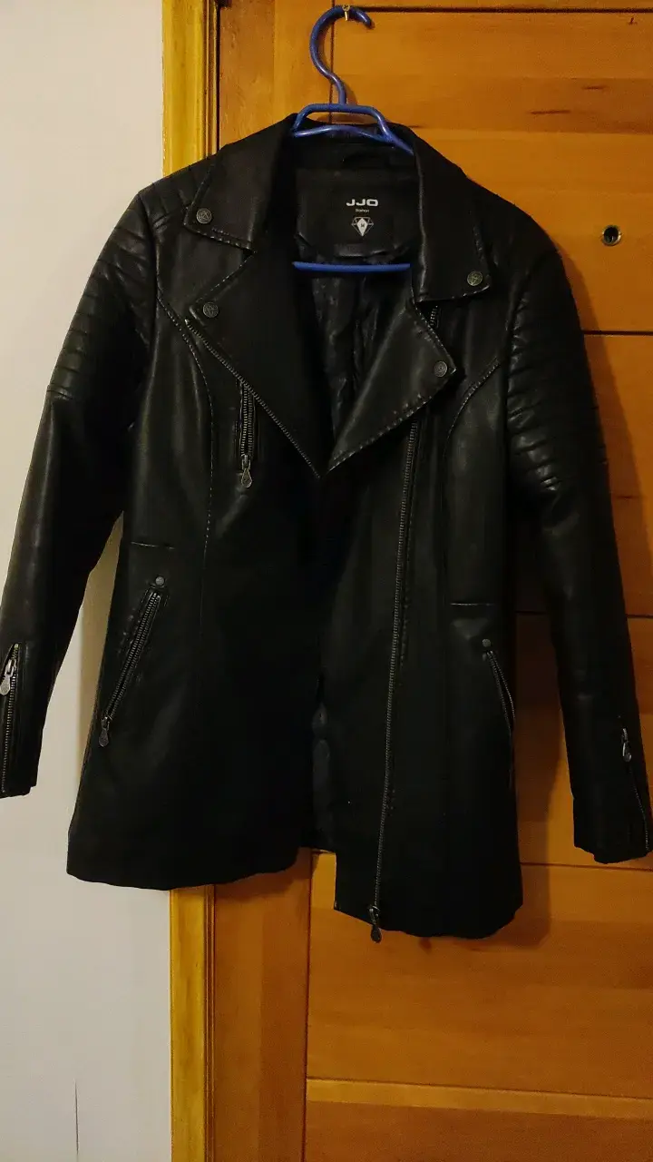 Chaqueta de cuero negra JJO para mujer