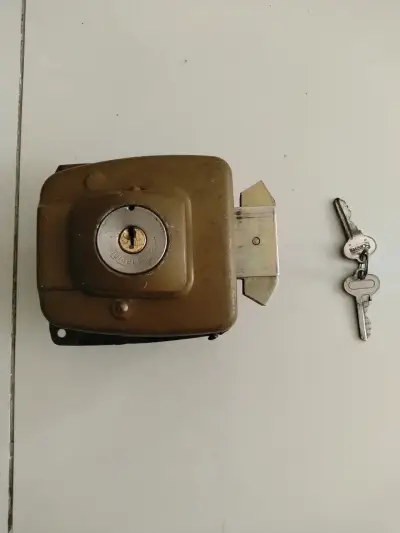 Cerradura de seguridad con llaves incluidas - miniatura 1