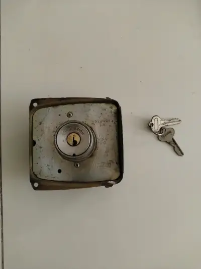Cerradura de seguridad con llaves incluidas - miniatura 2
