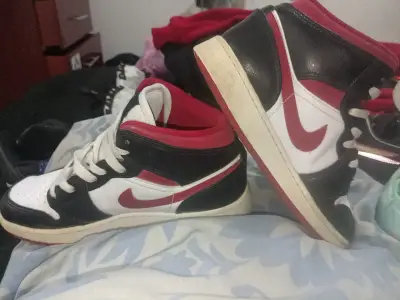 Zapatillas deportivas Air Jordan blancas y negras - miniatura 3