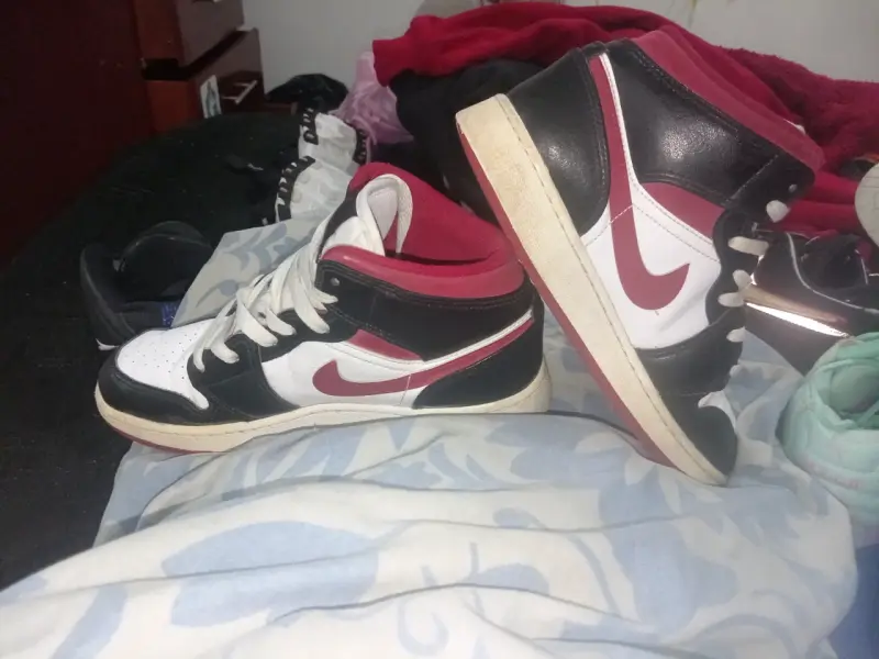 Zapatillas deportivas Air Jordan blancas y negras - 4