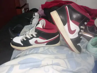 Zapatillas deportivas Air Jordan blancas y negras - miniatura 4