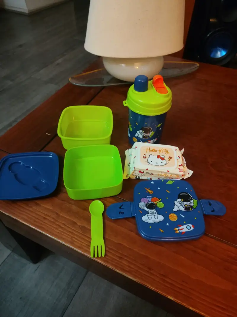 Set de almuerzo infantil astronauta con caja y botella - 2