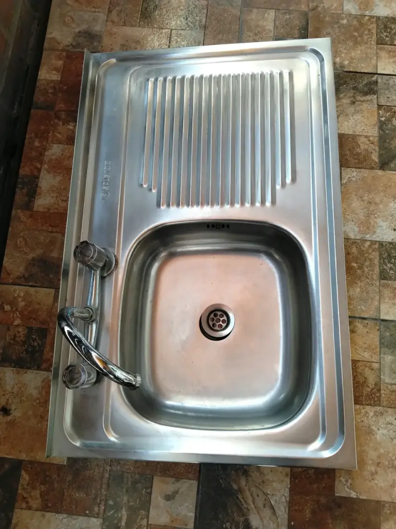 Lavaplatos de acero inoxidable con escurridor Teka