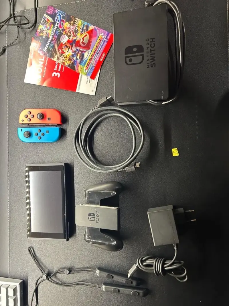 Consola Nintendo Switch con accesorios y juegos - 2