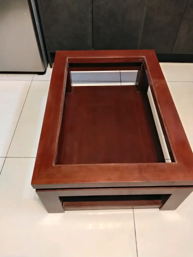 Mesa de centro de madera con vidrio - 2