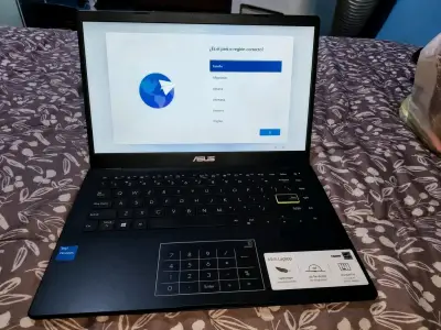 Laptop ASUS Vivobook Go E410KA - miniatura 1