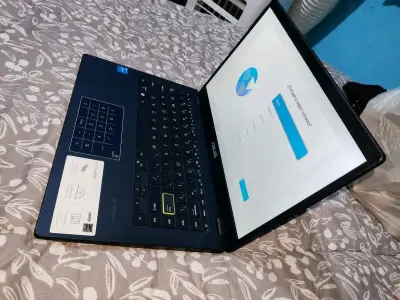 Laptop ASUS Vivobook Go E410KA - miniatura 2