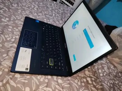 Laptop ASUS Vivobook Go E410KA - miniatura 4