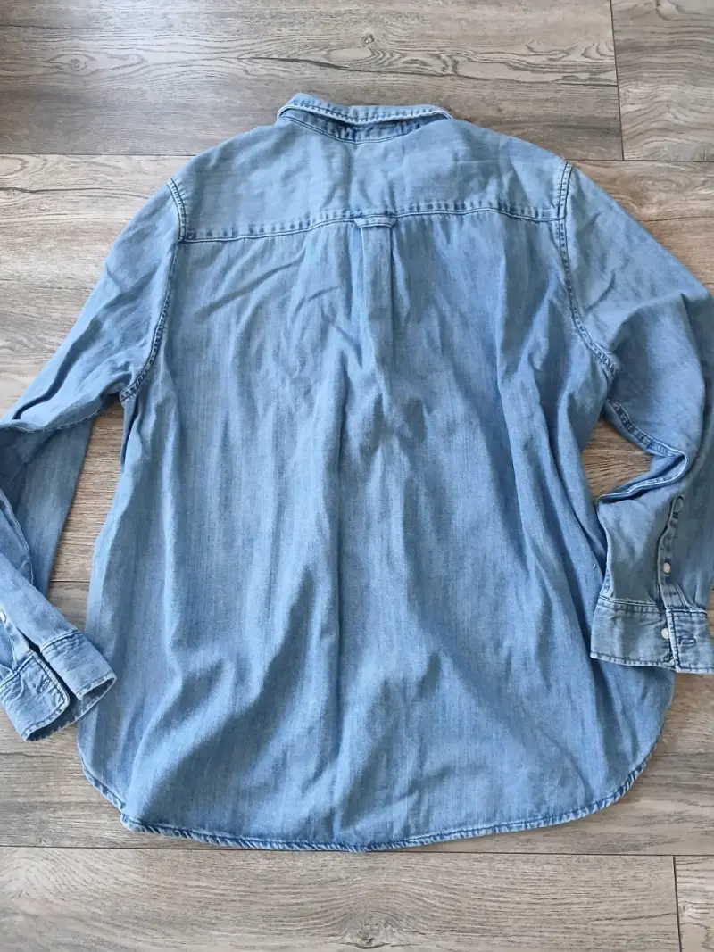 Camisa de mezclilla azul H&M para mujer - 3