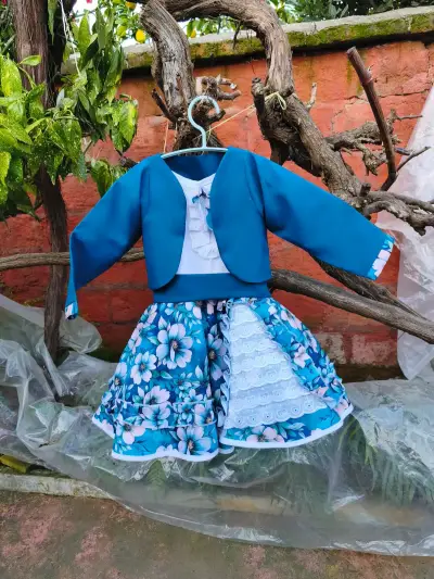 Vestido de niña con chaqueta azul 3 años - miniatura 1