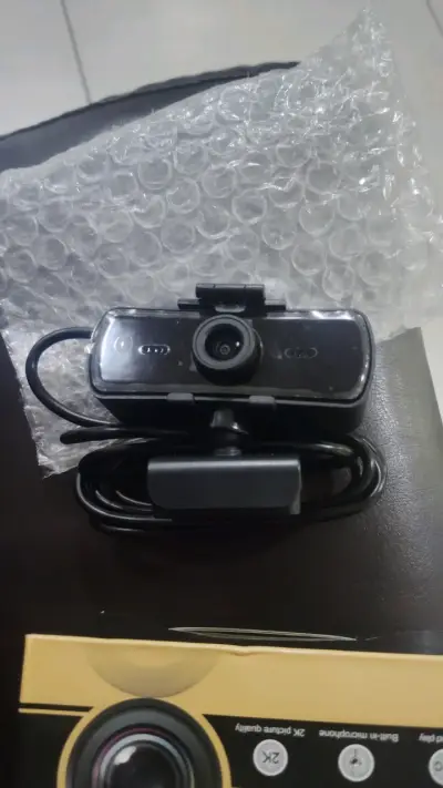 Cámara Web HD 2K con Micrófono Integrado - miniatura 1