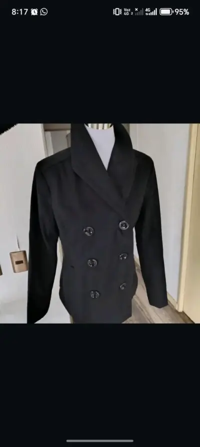 Abrigo negro de mujer con doble botonadura - miniatura 1