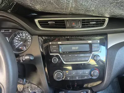 Nissan Qashqai SUV 2019 en buen estado - miniatura 4