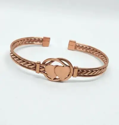 Pulsera de cobre con diseño de corazones - miniatura 2