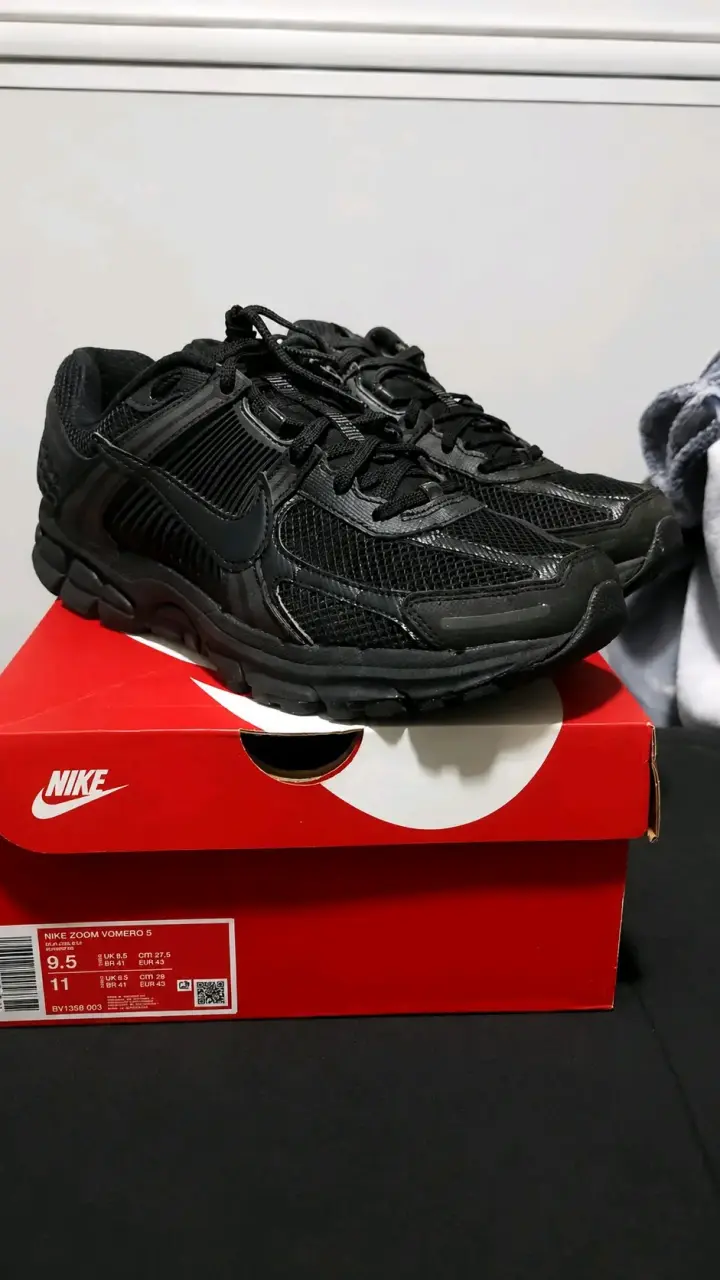 Zapatillas deportivas negras Nike Zoom Vomero 5 - 2