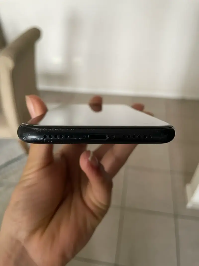 iPhone XR negro 64GB - 5