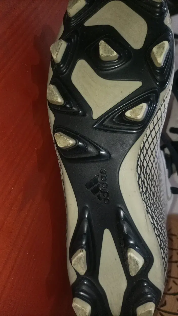 Zapatillas de fútbol Adidas blancas con toperoles - 2