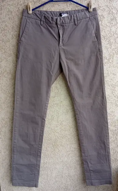 Pantalones de hombre color gris. - miniatura 3