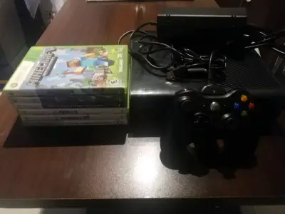 Consola Xbox 360 con 6 juegos y un control - miniatura 1