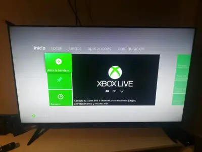 Consola Xbox 360 con 6 juegos y un control - miniatura 4