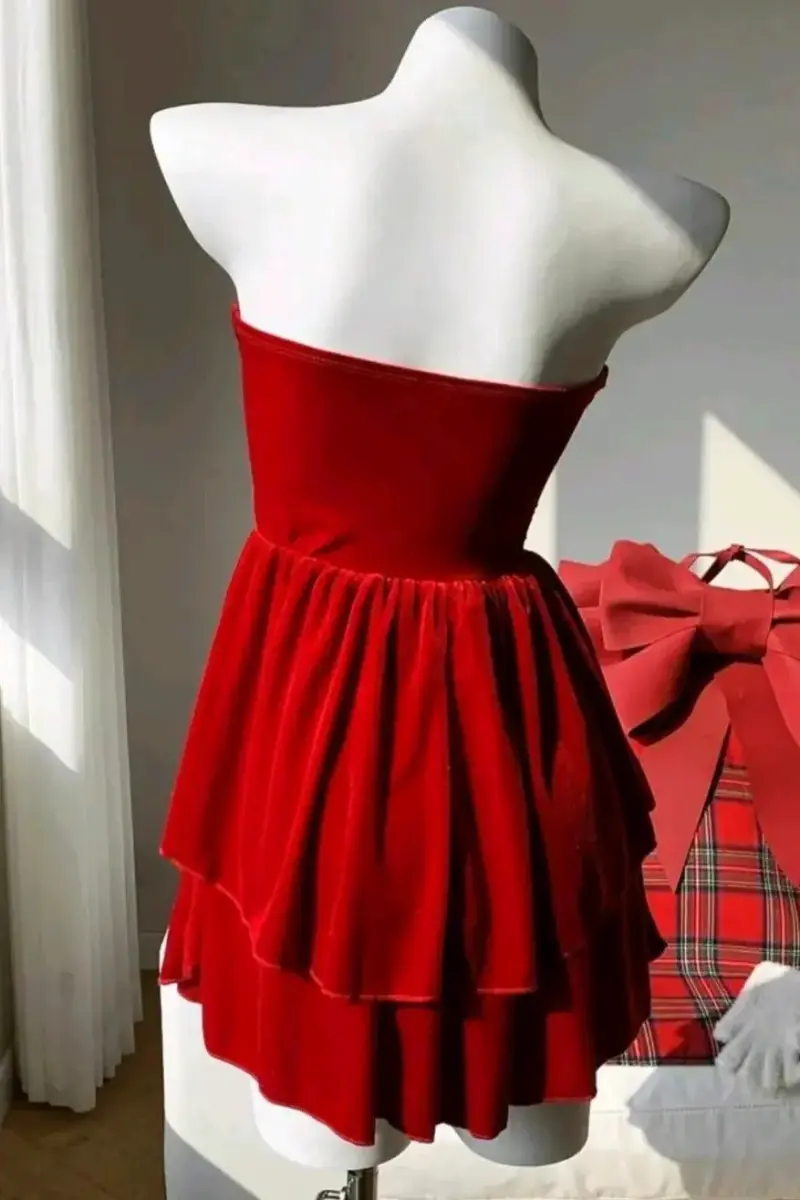 Vestido Strapless de Terciopelo Brillante Rojo - 2
