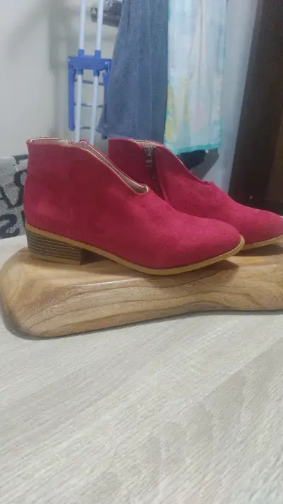 37 botin rojo gamuza con cierre - miniatura 1