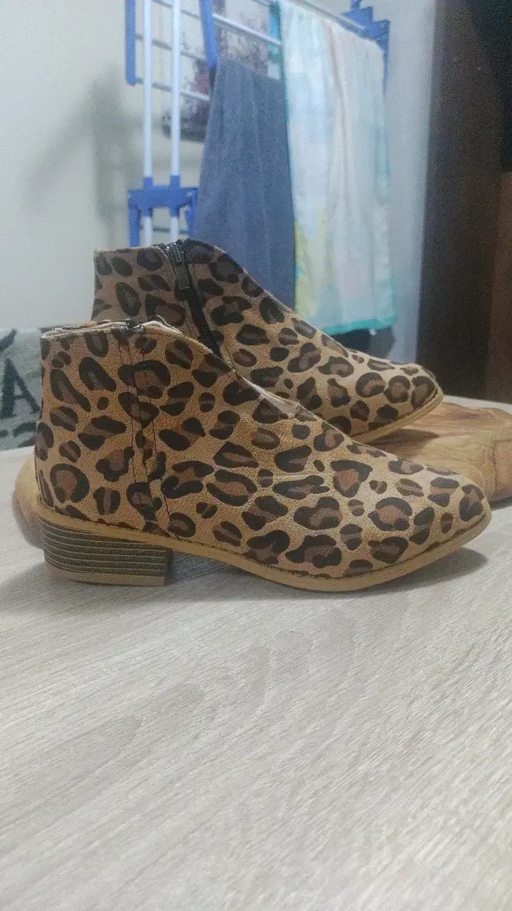 Botines de mujer con estampado animal print - 1