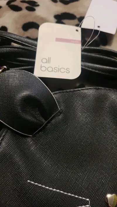 Cartera infantil negra con diseño de gato - miniatura 2