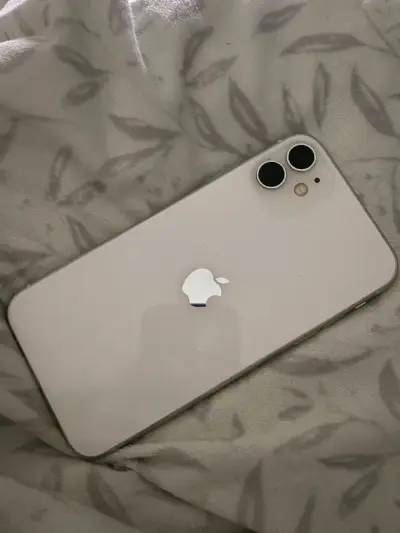 iPhone 11 blanco en buen estado - miniatura 2