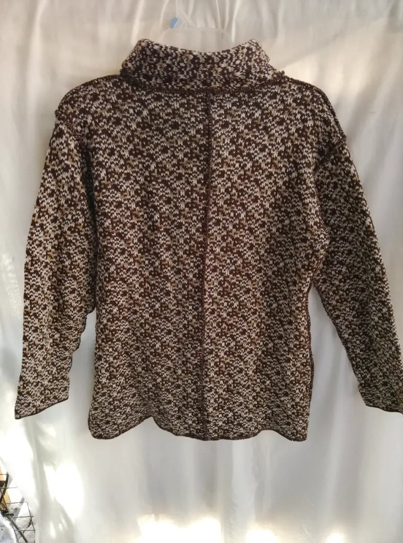 Chaqueta de lana marrón con diseño tejido - 2