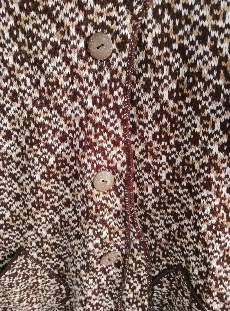 Chaqueta de lana marrón con diseño tejido - 3