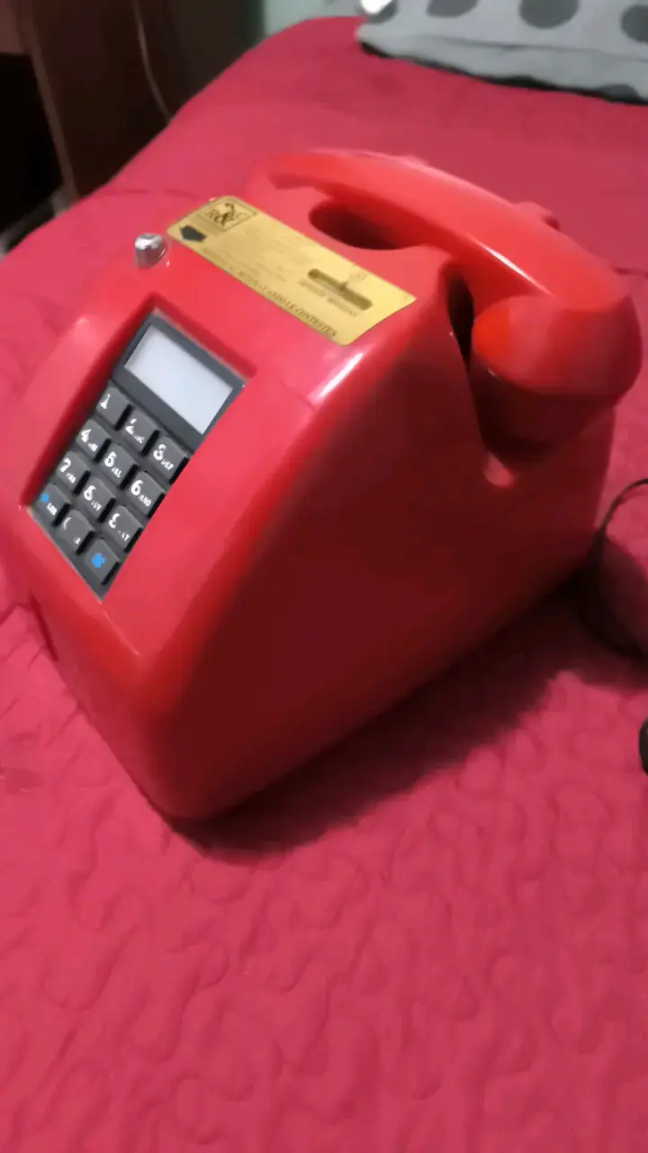 Teléfono público rojo R&C con teclado numérico - 2