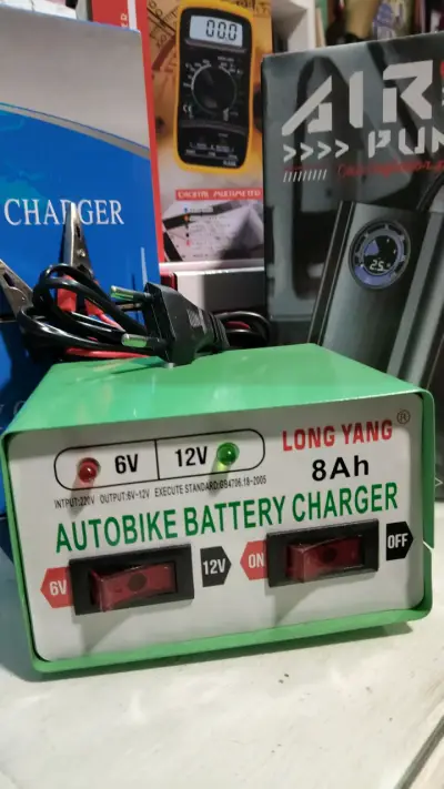 Cargador de Batería para auto y Moto 6v y 12v. 8Ah - miniatura 1