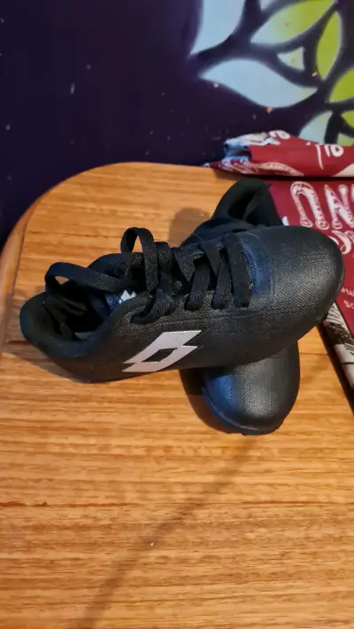Zapatillas deportivas negras para niños - miniatura 1