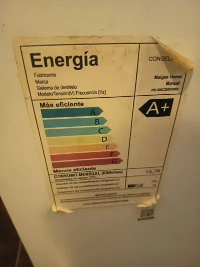 Congelador vertical Maigas Home en buen estado - miniatura 2
