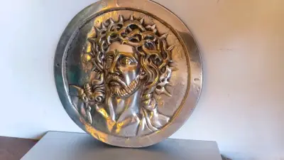 Jesucristo con corona de espinas decoración - miniatura 1