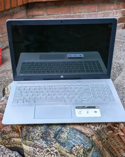 Laptop HP Pavilion 15.6 pulgadas gris - miniatura 1