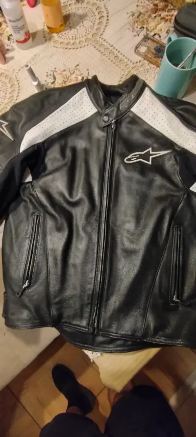 Chaqueta de cuero Alpinestars negra para moto - miniatura 1