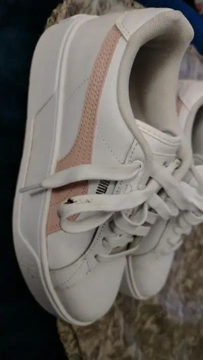 Zapatillas blancas con detalles rosados Puma - miniatura 1