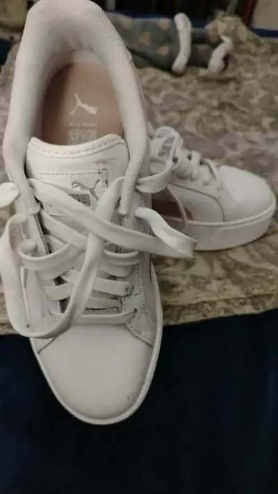 Zapatillas blancas con detalles rosados Puma - miniatura 2