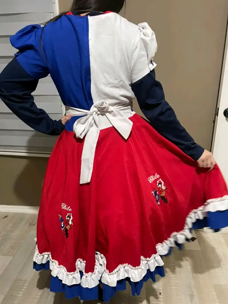 Vestido de Huasa Chilena con Volantes - 2