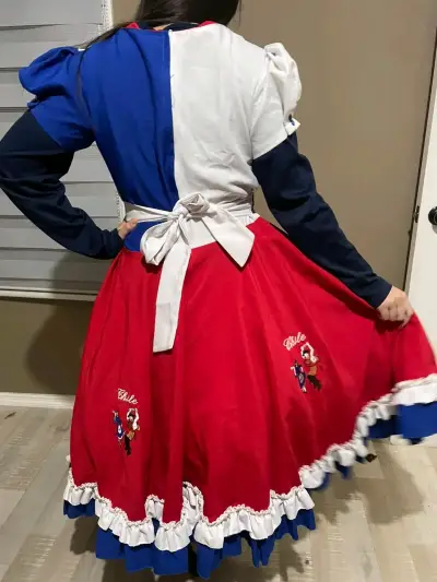 Vestido de Huasa Chilena con Volantes - miniatura 2