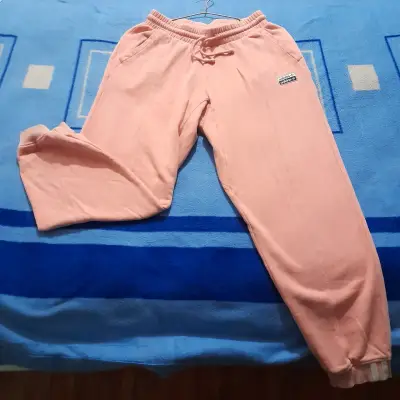 Conjunto deportivo rosa Adidas con capucha - miniatura 3