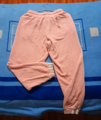 Conjunto deportivo rosa Adidas con capucha - miniatura 4