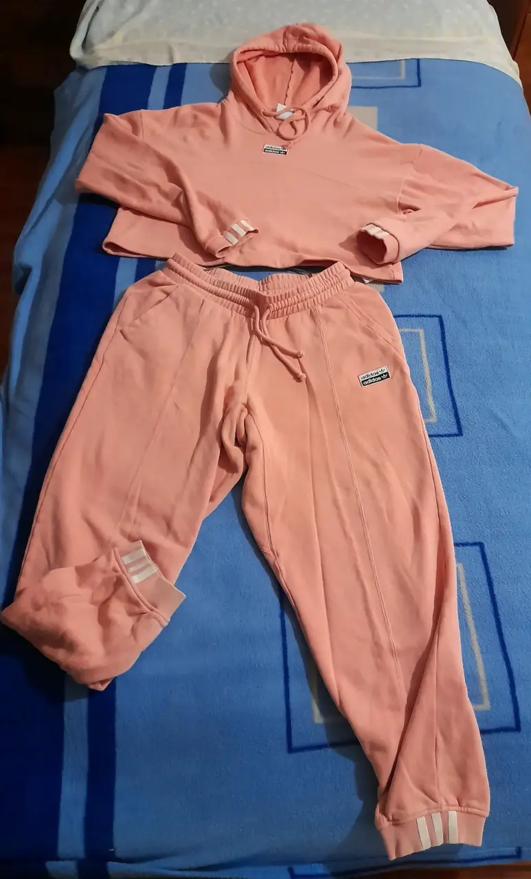 Conjunto deportivo rosa Adidas con capucha - 5