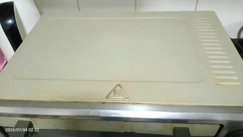 Horno eléctrico Oster con controles manuales - 4