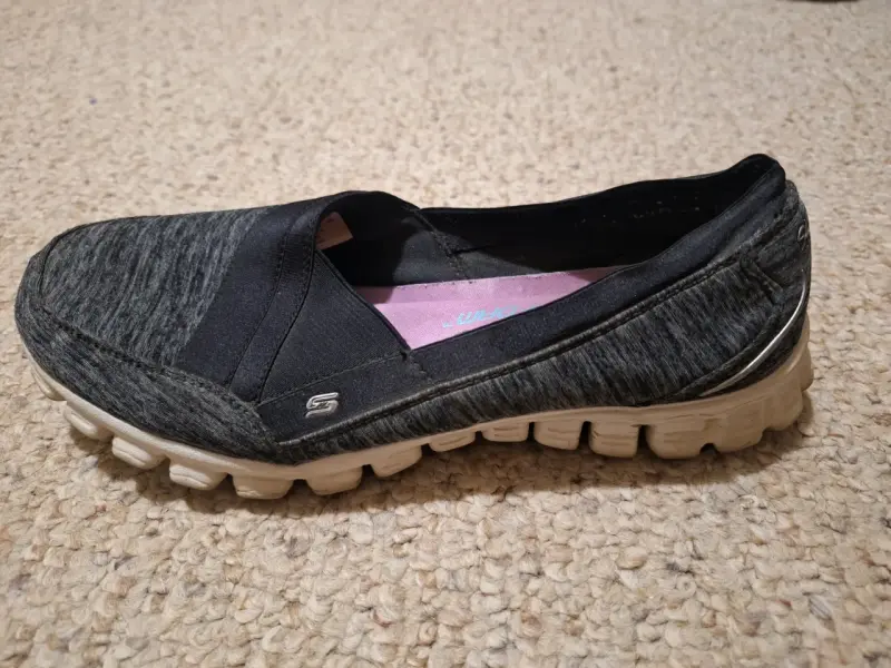 Zapatillas Skechers negras con Memory Foam - 5